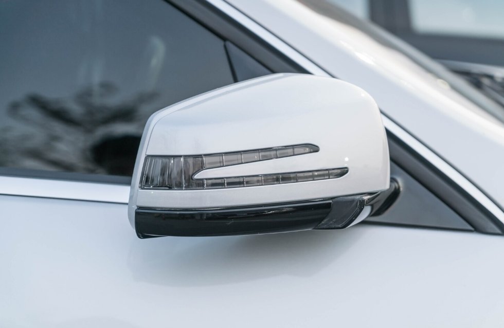 Screenshot_23-8-2025_101221_www.freepik.com Side Mirror Repair/Replacement (Per Unit) - Image 1
